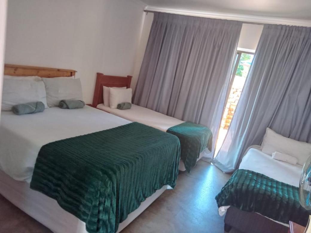 Woodpecker Guesthouse Мідделбурґ Екстер'єр фото